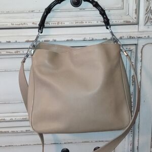 Vintage Gucci 100% Authentic leather  bamboo handle luxury bag .